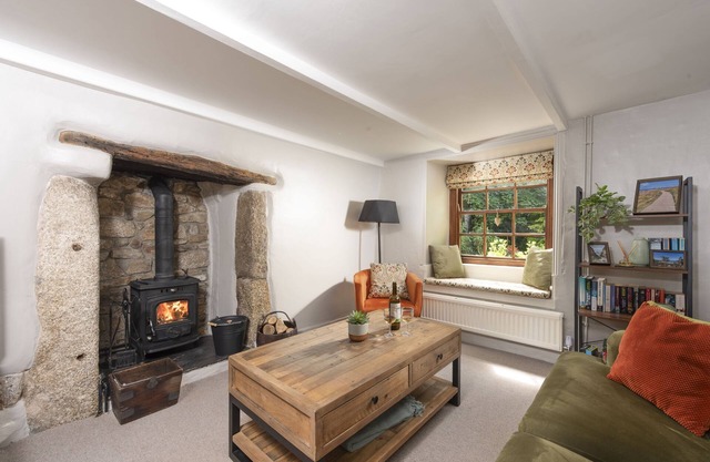 Retreat to somewhere utterly spellbinding - This charming 17th Century former farm cottage oozes pea