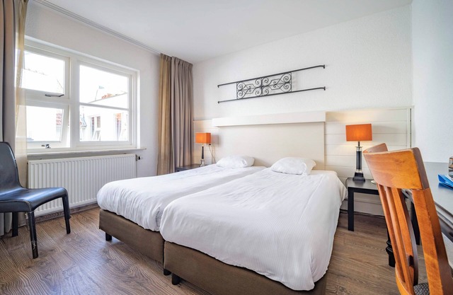 Retreat with Free Parking and Hiking Access Near Theater & Congres Orpheus