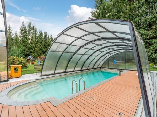 Retreat with Sauna, Hot Tub, cleaning included