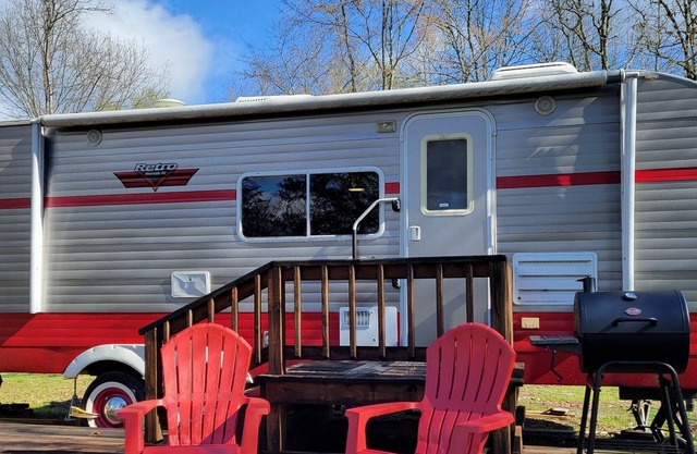 Retro Riverside Retreat on the Caddo River