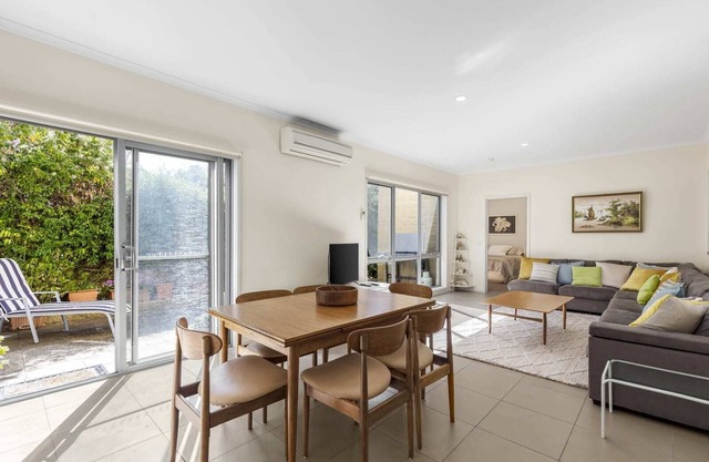 Retro Twist , Modern Town House