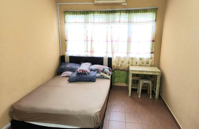 Reyza Homestay KKB
