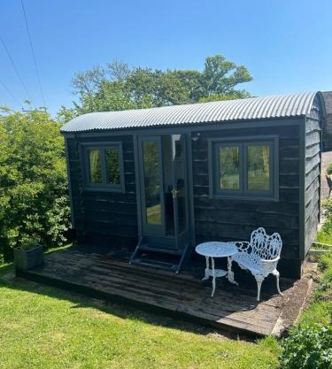 Rhodes To Serenity - Mermaid Shepherds Hut