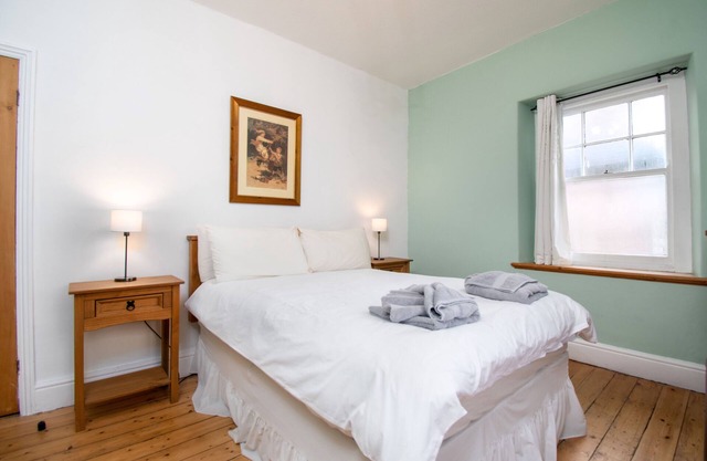 Rhos Cottage - Two Bedroom Cottage, Sleeps 4