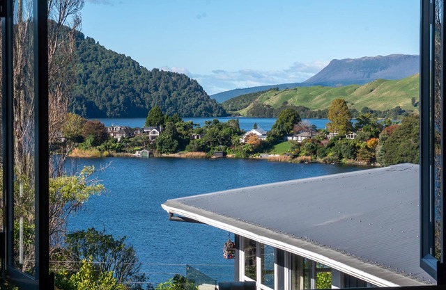 RHUSLEY AT OKAREKA THE LEVEL OF COMFORT AND THE VIEWS FROM HERE ARE OUTSTANDING