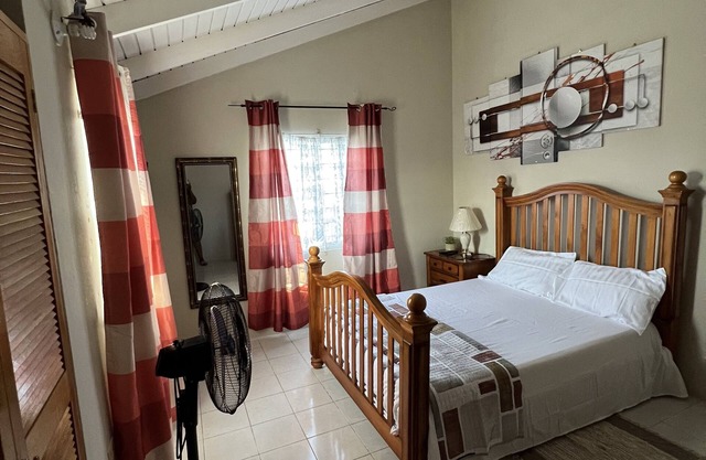 Rhyne Park Inn: 2 Bed Self Contained Apartment with Partly AC and WiFI