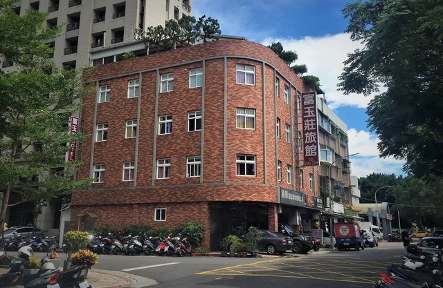 Rich Zone Hotel