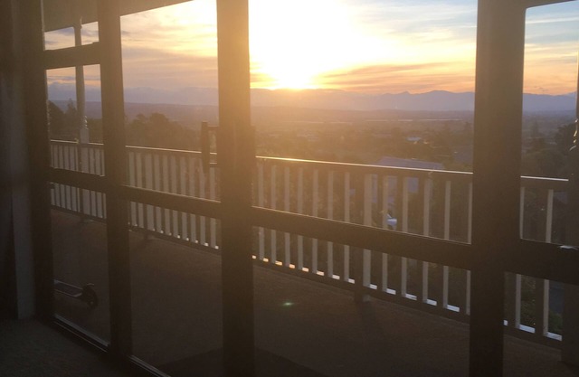 Richmond Hills with Gorgeous Views & Spa