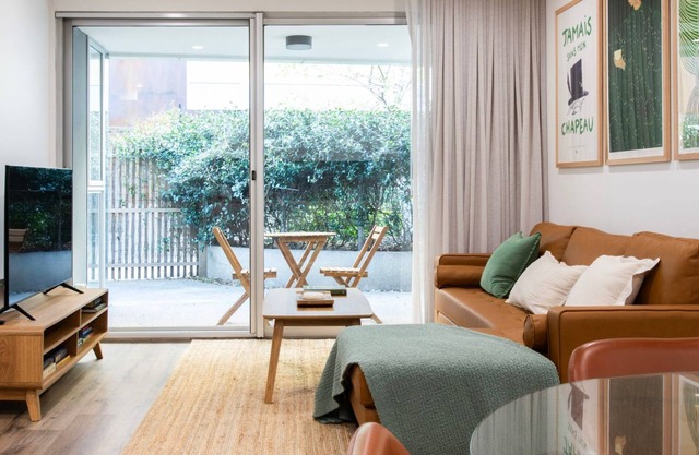 Richmond Retreat with Courtyard Parking
