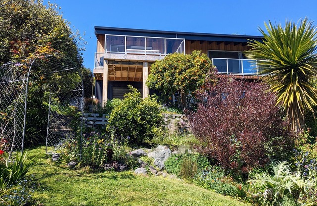 Richmond Views - Comfortable & Spacious home!