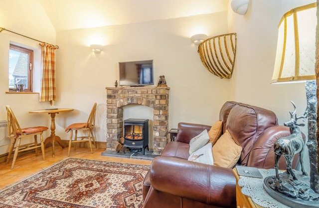 Rickyard Cottage- UK45535