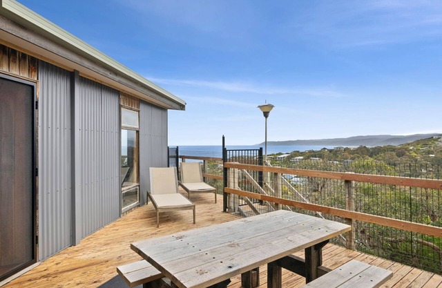 Ridge View -A coastal retreat is perfectly positioned for a variety of nearby activities.