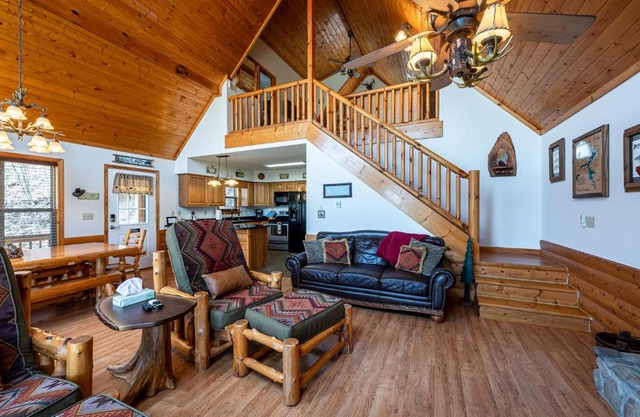 Ridgetop Lakeview Retreat - 4 Bedroom Cabin with Private Deck Overlooking Lake Nantahala