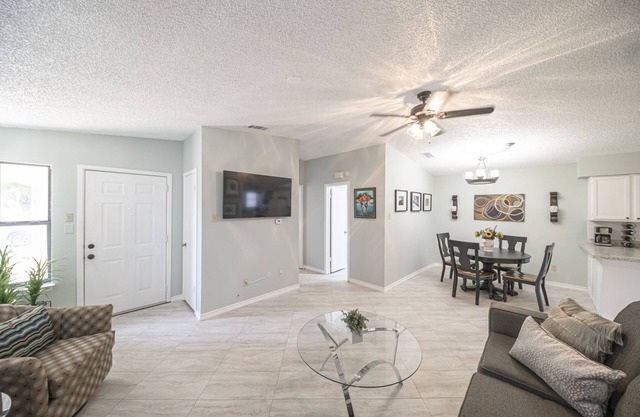 Right At Home-Midland Northtown Place