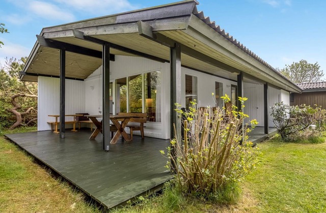 "Rikkart" - 400m from the sea by Interhome