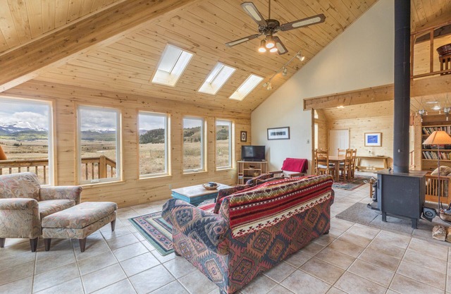 Rio Grande River and Mountain Views-Pet Friendly-River Access