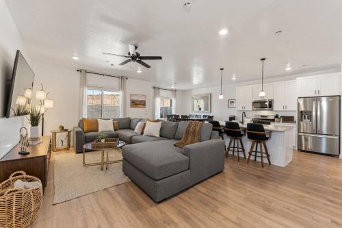 Ripples and Rocks Adventure House townhouse