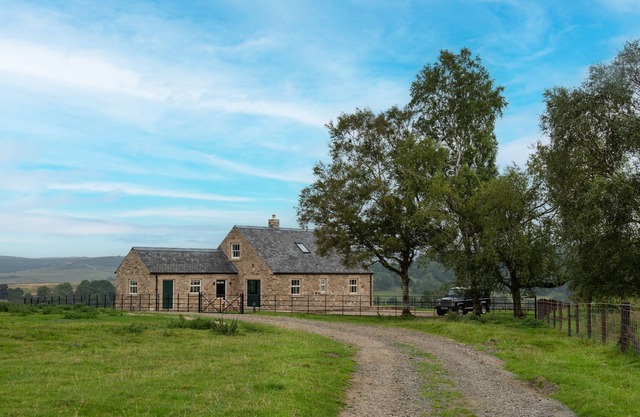 Risingham House - sleeps 8 in 4 bedrooms