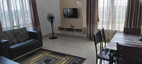 Risqi Apartment 3 bedroom Wakaf Che Yeh