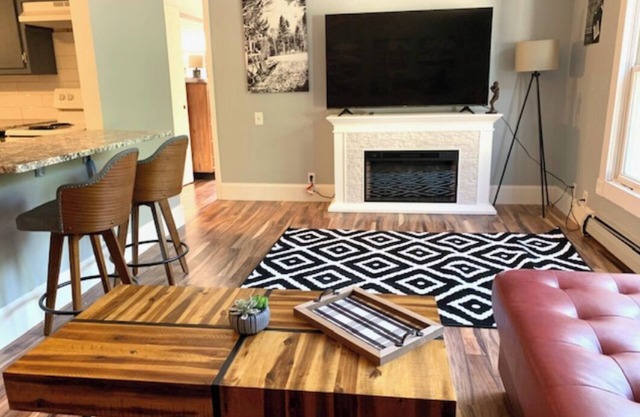 Ritchie’s Titletown Executive Suites: The Cattail Cabin