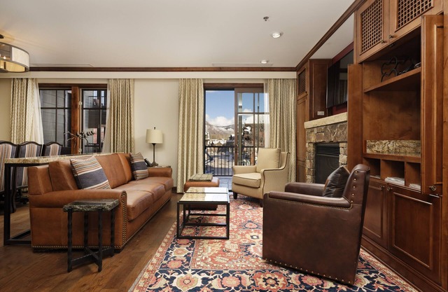 Ritz Carlton Residences Ski In Out LUX 2 Bedroom 2.5 Bth Kitchen WD Pool Spa Gym