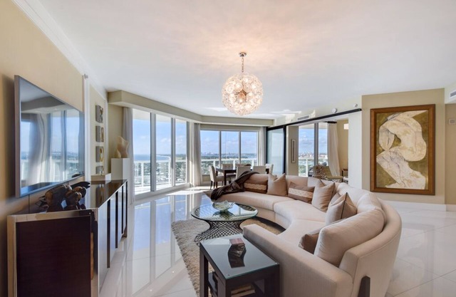 Ritz multi mil 17 flr lux priv beach access ocean view restaurant 2 pool 2 spas