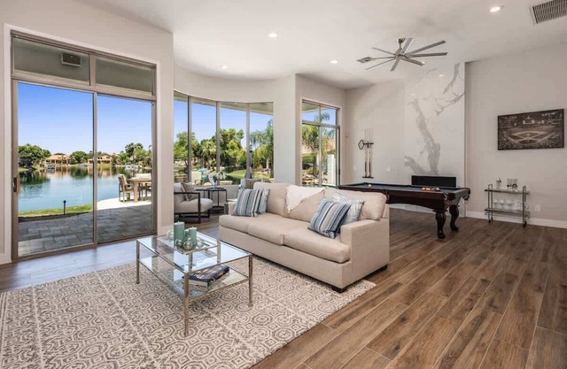 RitzWatersEdge Home, Heated Pool included in price