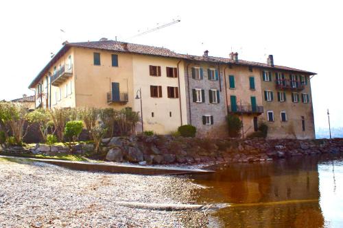 Riva Bianca Castle Holiday Home