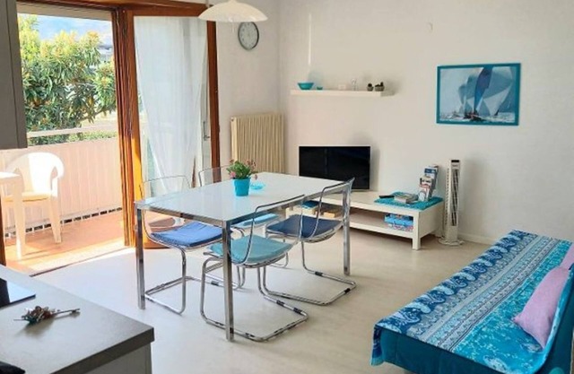 Riva del Garda: "Camelia"-spacious-2 bedrooms-parking-WiFi-cellar bike-balcon