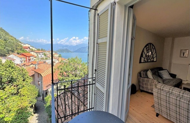 Riva House Colonno - Lake Como