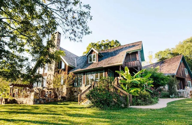 Rivendell 4bdr w/ private lake on 52 acres to explore in North Georgia.