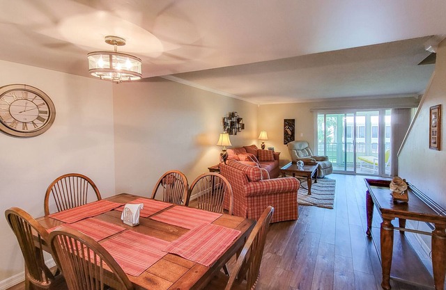 River Bend Resort - Pool View 2BR, 2nd floor #A206