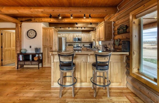 *River Cabin Minutes To Town*
