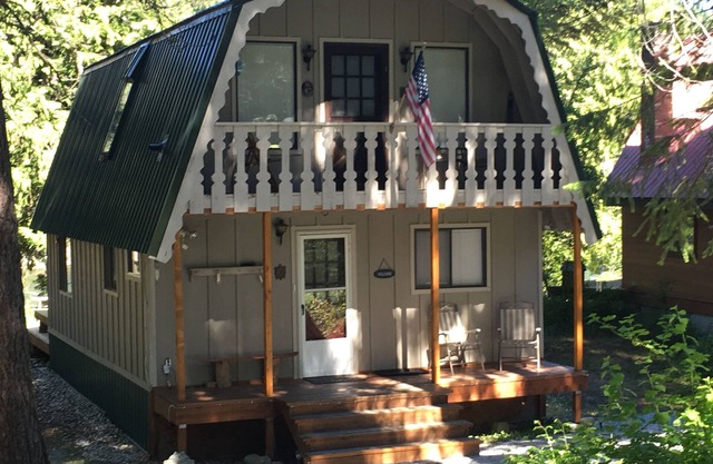 River Front Cabin in Plain, close to Lake WenatcheennShort term rental #000168