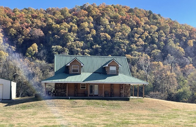 River-front home perfect for a getaway or fishing excursion. Pet-friendly!