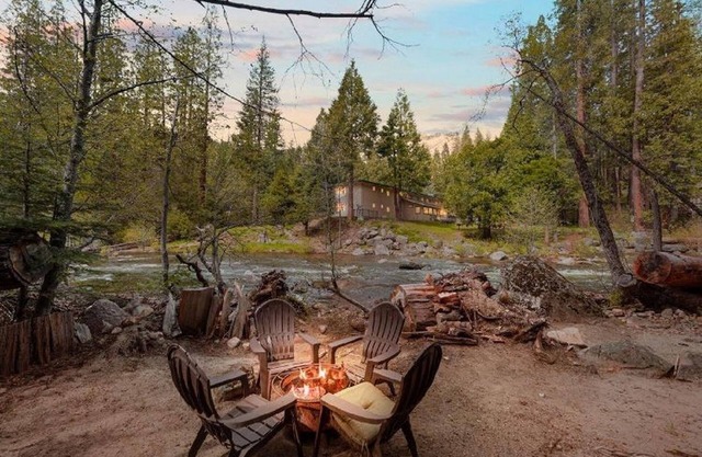 River Front/Private Beach Family Friendly Cabin Tahoe basin
