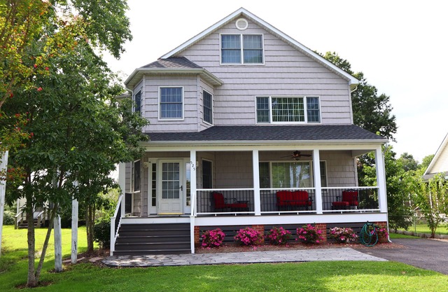 River Gem: Your Colonial Beach Retreat by the Potomac