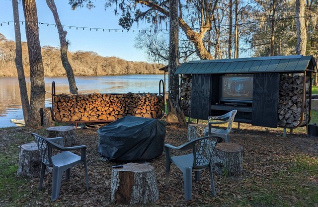 River Haven: Scenic Riverfront RV on Historic Suwannee River