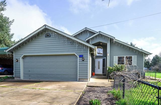 River House: country living close to everything!