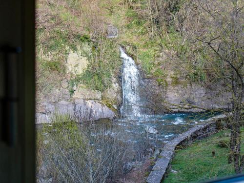 RIVER HOUSE IN THE MOUNTAINS - with Wi-Fi