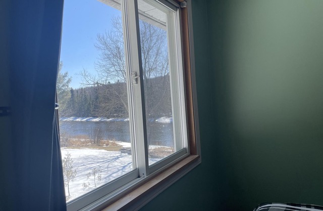 River Lea Cottage-on the Majestic Magnetawan River-Summer dates are available!