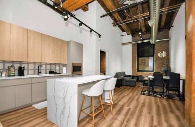 River North | Rooftop With In & Out Parking | 3