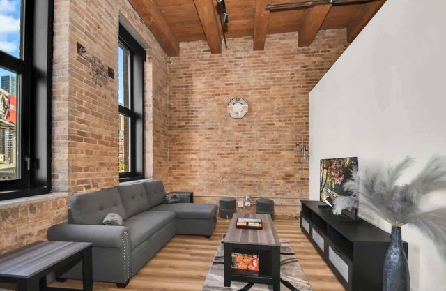 River North | Rooftop With In & Out Parking | 1