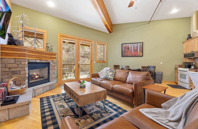 River Overlook Loft: Downtown Condo