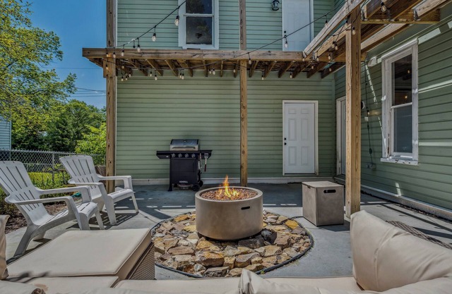 River Retreat Suite In Town!- Inside The Grand Castalian Inn B&B