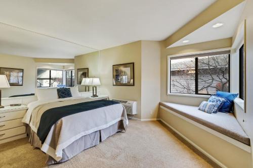 River Ridge 330B - Meredith Lodging