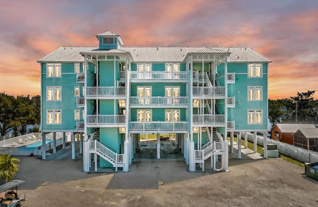 River's Edge Condo 2A, Bldg 2- Larger Condo with Covered Parking
