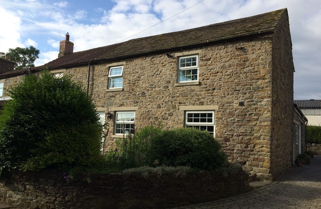 River View - Cosy country cottage. Ideal for a family and pets welcome.