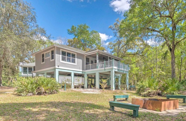 Riverfront Bell Gem: Boat Slip + Outdoor Amenities