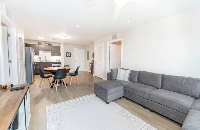 Riverfront Comfort Meets Tuscaloosa Convenience – Stay at Crimson Riverside Escape! (Exclusive VI.